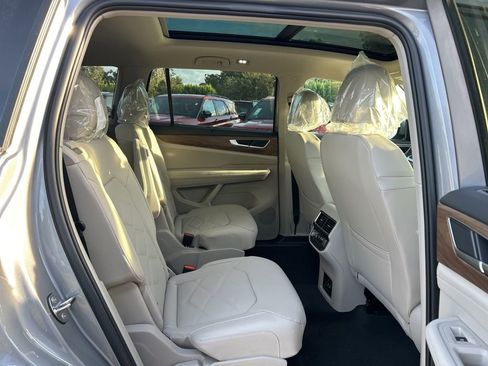 New 2026 Volkswagen Atlas SE image 40