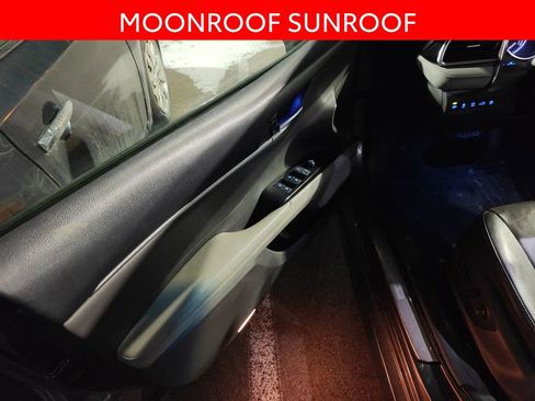 Used 2018 Toyota Camry XLE image 5