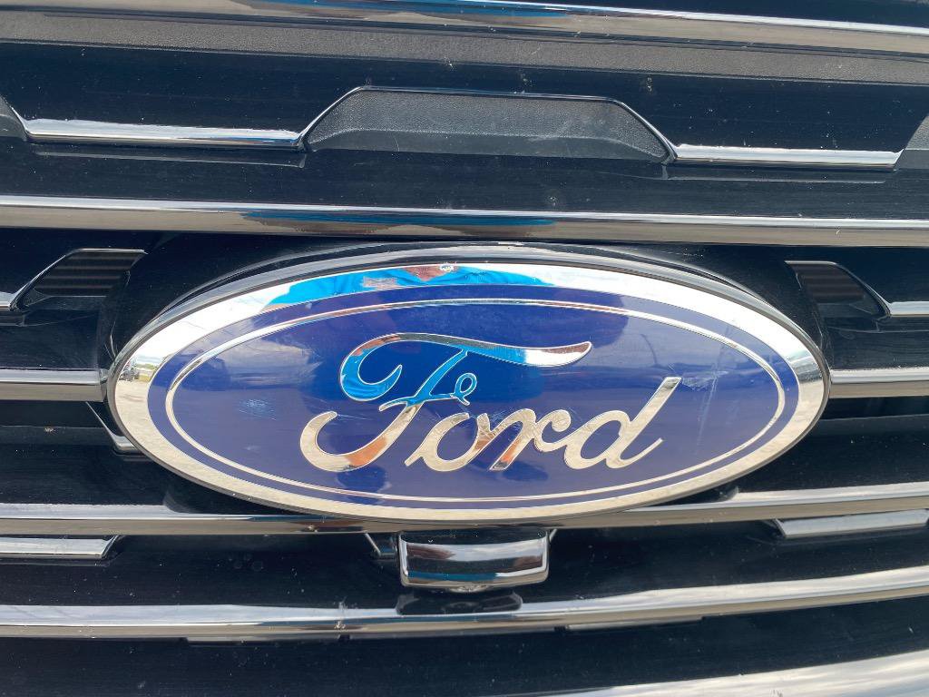 Used 2022 Ford Edge Titanium w/ Equipment Group 301A AWD/4WD image 36