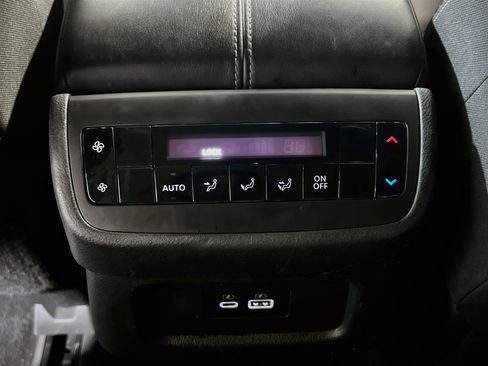 Used 2022 Nissan Pathfinder SV FWD image 17