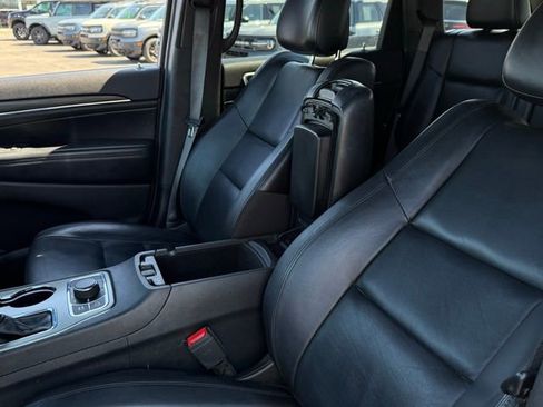 Used 2019 Jeep Grand Cherokee Limited image 30