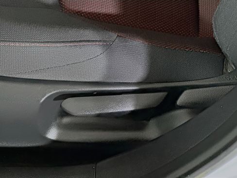 Used 2023 Toyota Corolla SE image 13