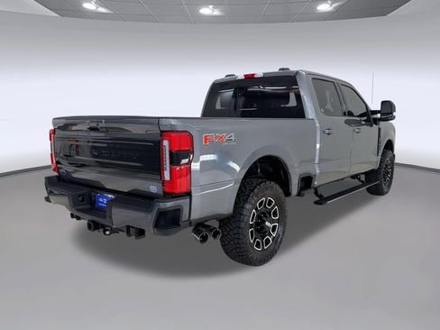 Certified 2025 Ford F250 Platinum w/ FX4 Off-Road Package AWD/4WD image 9