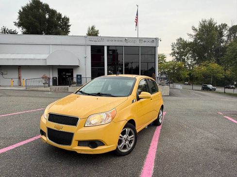 Used 2011 Chevrolet Aveo5 LT w/ Power and Convenience Package image 1