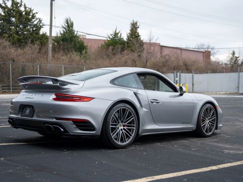 Used 2017 Porsche 911 4 Coupe image 5