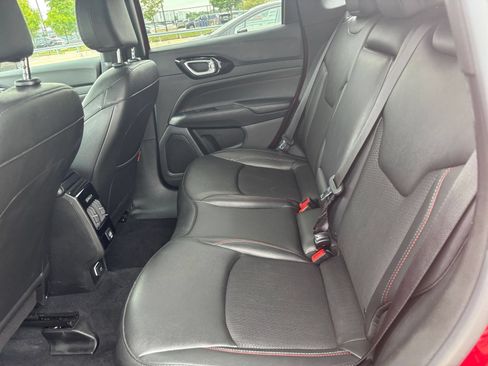 Used 2025 Jeep Compass Trailhawk AWD/4WD image 22