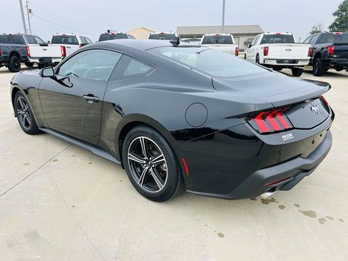 Used 2025 Ford Mustang Coupe RWD image 31