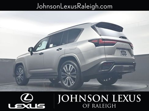 New 2026 Lexus LX 600 4WD w/ Luxury Package image 17