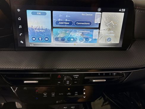 Used 2025 Nissan Kicks SR w/ Interior Electronics Package image 18