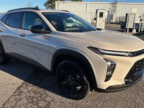 New 2026 Chevrolet Trax ACTIV w/ Sunroof Package image 3