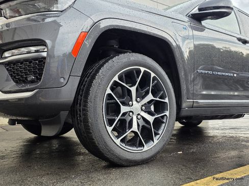Used 2022 Jeep Grand Cherokee Summit AWD/4WD image 7