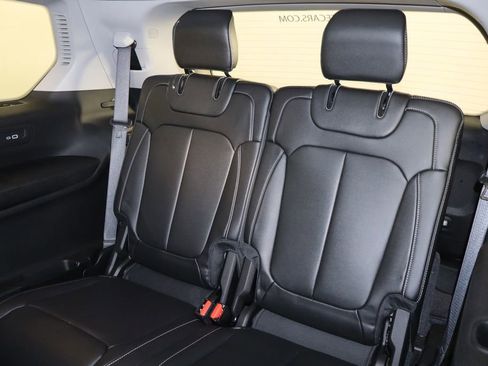 Used 2023 Jeep Grand Cherokee L Limited w/ Black Appearance Package image 18