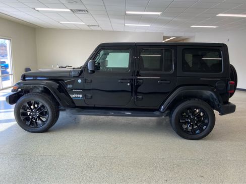 Used 2023 Jeep Wrangler Sahara w/ Cold Weather Group image 12