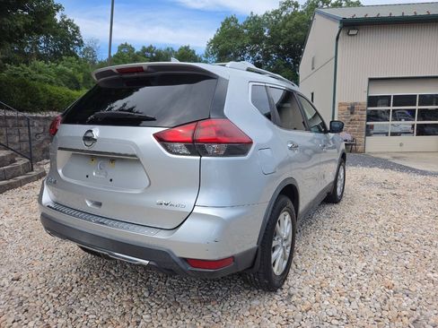 Used 2018 Nissan Rogue SV AWD/4WD image 7