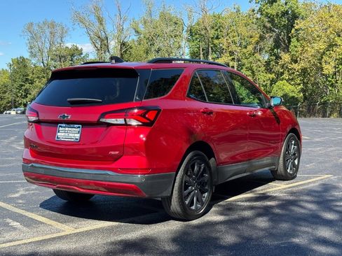 Used 2022 Chevrolet Equinox RS w/ Infotainment Package image 3