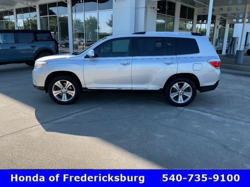 Used 2013 Toyota Highlander Limited FWD image 2