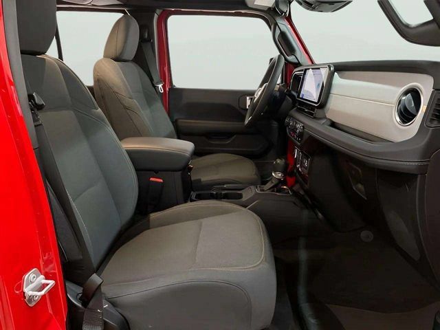 Used 2025 Jeep Wrangler Unlimited Sahara w/ Safety Group AWD/4WD image 77