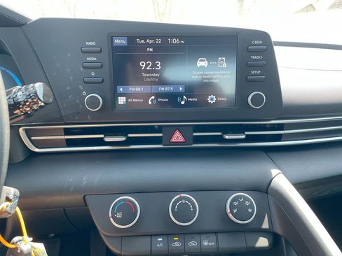 Certified 2025 Hyundai Elantra SE image 47