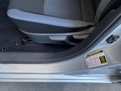 Used 2025 Nissan Versa SV FWD image 22