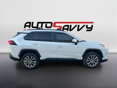 Used 2025 Toyota RAV4 XLE Premium w/ Weather Package FWD image 8