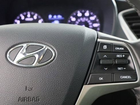 Used 2022 Hyundai Accent Limited FWD image 10