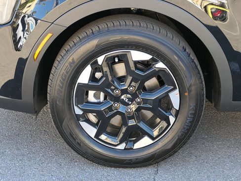 New 2026 Kia Sorento S FWD image 8