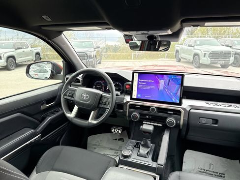 Certified 2025 Toyota Tacoma TRD Sport image 22