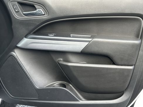 Used 2022 Chevrolet Colorado LT w/ Fleet Safety Package image 14