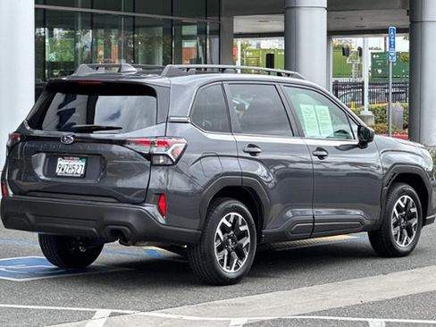 Certified 2025 Subaru Forester Premium AWD/4WD image 4