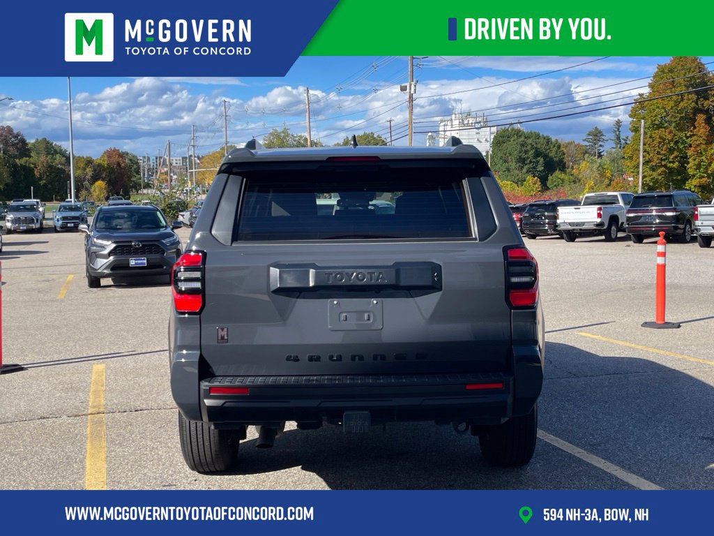 Used 2026 Toyota 4Runner SR5 AWD/4WD image 4
