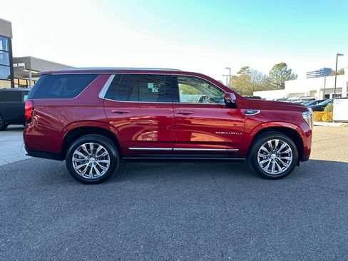 Used 2021 GMC Yukon Denali w/ Denali Premium Package image 14