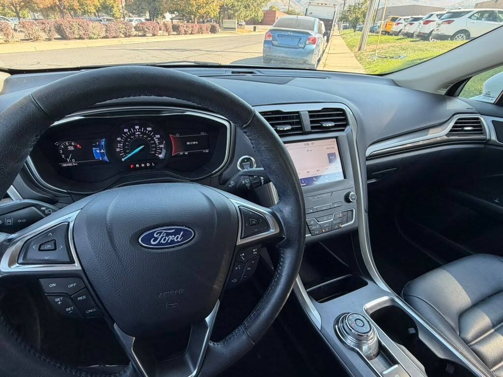 Used 2020 Ford Fusion SEL FWD image 8