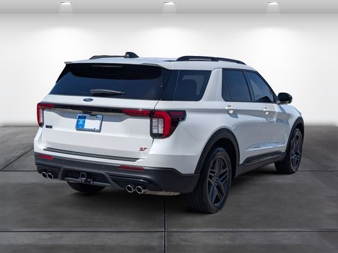 Used 2025 Ford Explorer ST w/ Sun And Sound Package AWD/4WD image 5