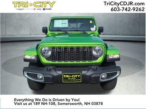 New 2025 Jeep Gladiator Sport image 8