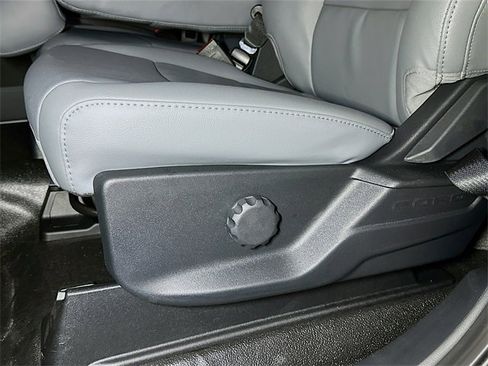 New 2026 Ford F250 XL w/ XL Chrome Package image 13