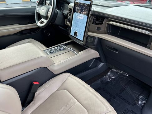 Certified 2022 Ford Expedition Max Limited image 17
