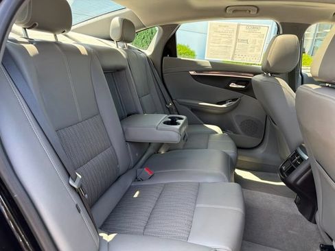 Used 2018 Chevrolet Impala LT w/ Sunroof and Spoiler Package FWD image 10