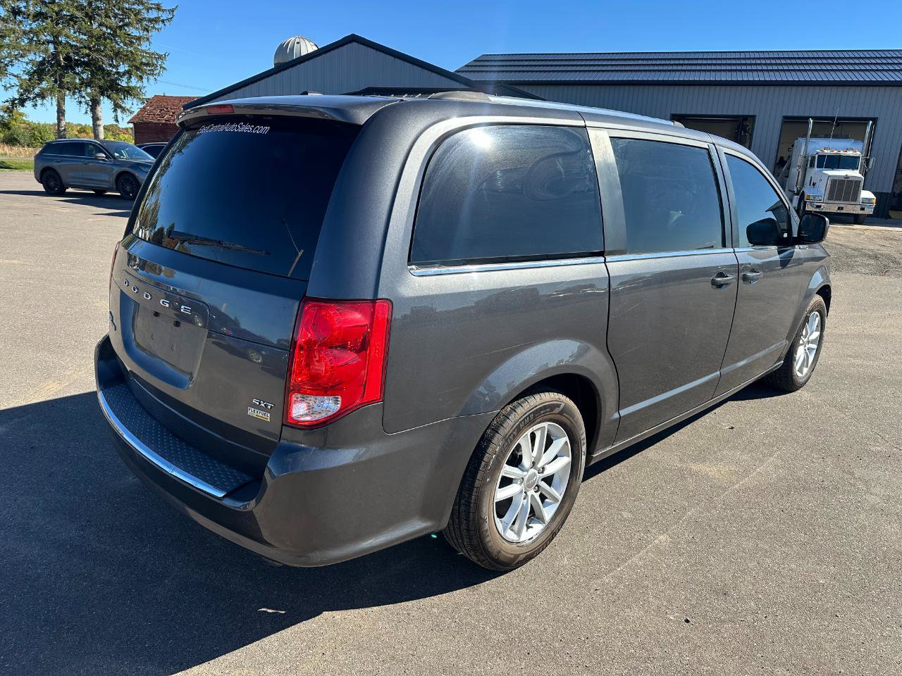 Used 2018 Dodge Grand Caravan SXT FWD image 16