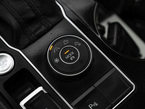 Used 2019 Volkswagen Atlas SEL image 25