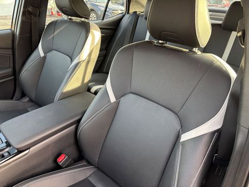 Used 2025 Toyota Camry SE image 34