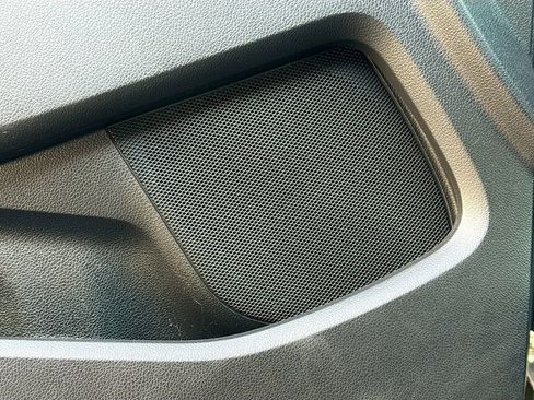 Used 2018 Ford Explorer XLT image 19