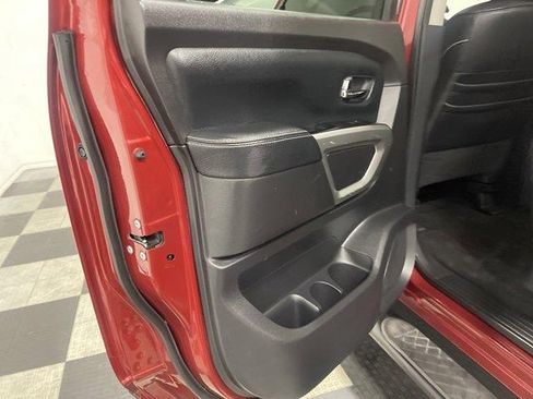 Used 2017 Nissan Titan PRO-4X AWD/4WD image 11