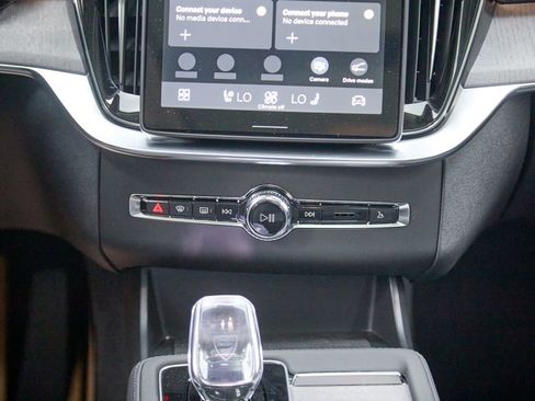 New 2026 Volvo XC90 T8 Ultra w/ Protection Package image 31