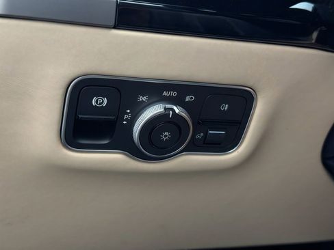 New 2026 Aston Martin V8 Vantage Roadster RWD image 13