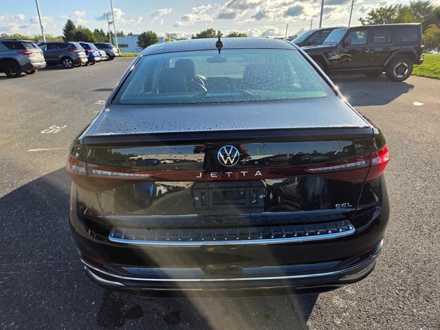 Used 2025 Volkswagen Jetta SEL FWD image 14