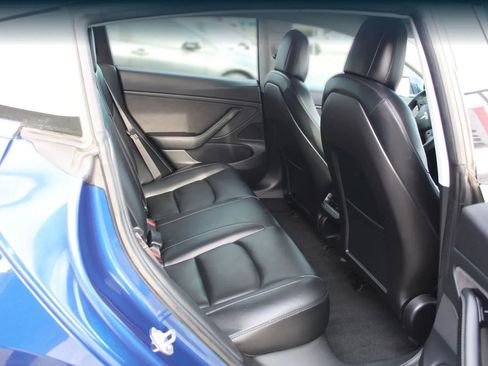 Used 2018 Tesla Model 3 Long Range image 11