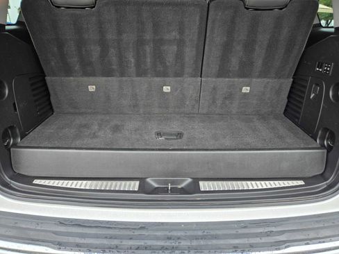 Used 2016 Chevrolet Tahoe LTZ RWD image 32