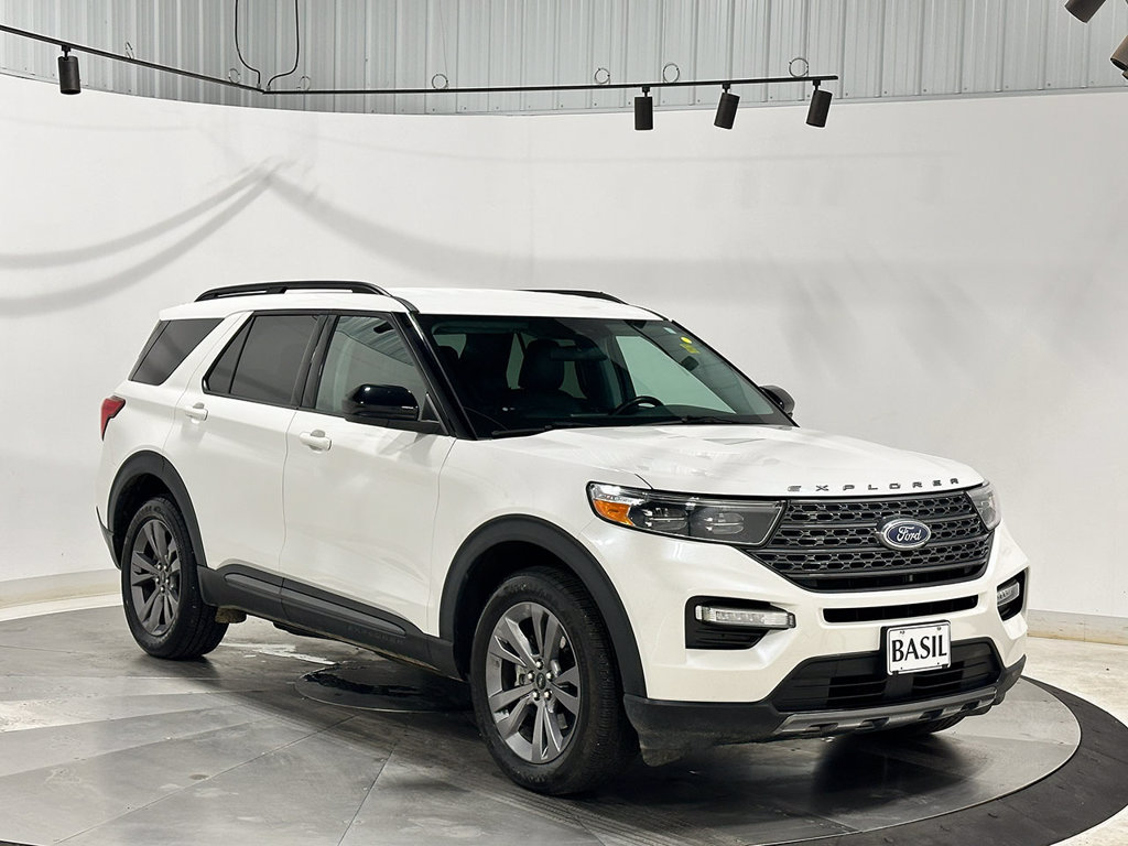 Used 2022 Ford Explorer XLT w/ Equipment Group 202A AWD/4WD image 39