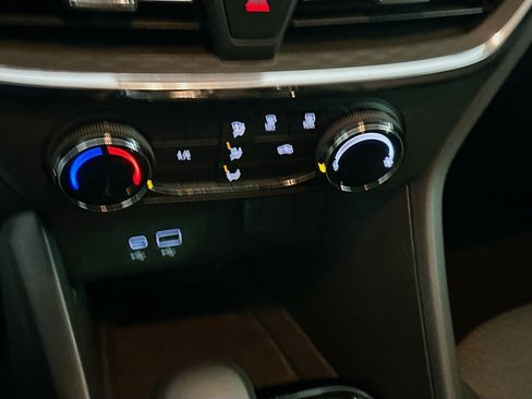 Used 2025 Buick Encore GX Preferred image 23