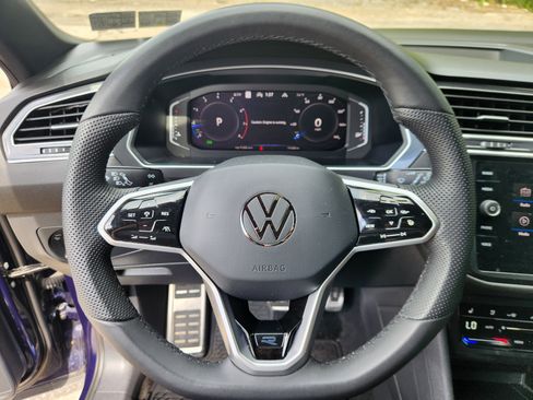Used 2024 Volkswagen Tiguan SEL R-Line AWD/4WD image 7